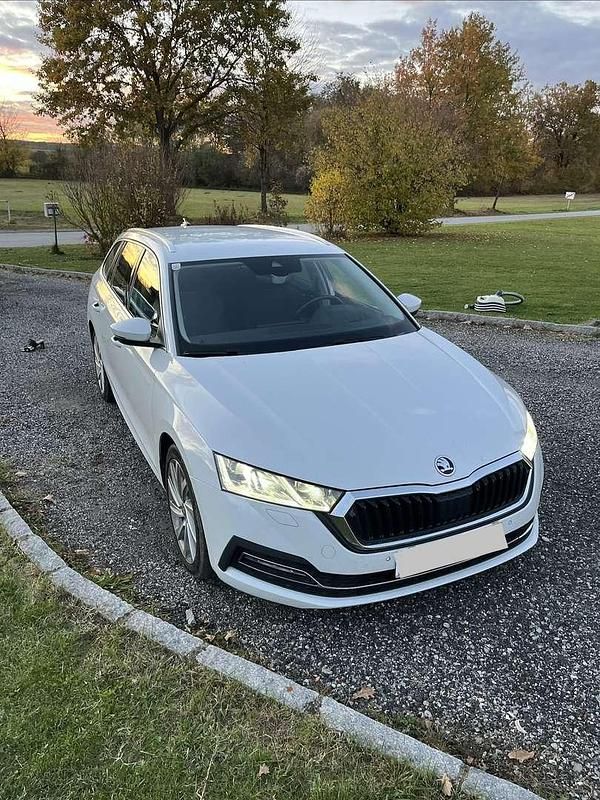 Weiß Gebraucht 2020 Skoda Octavia Kombi | € 21.000 (Guter Preis) - Bild 1/4