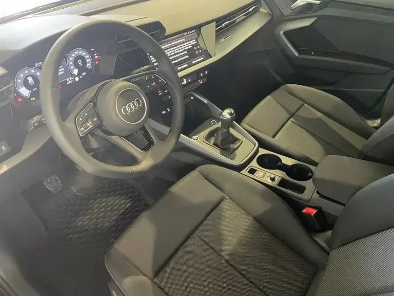 Gebraucht Audi A3 Ambiente 116 PS (85 kW) 2025 Schwarz  normal Limousine