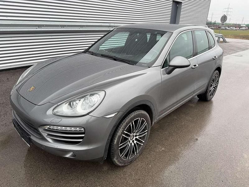 Gebraucht Porsche Cayenne 239 PS (175 kW) 2011 Grau SUV