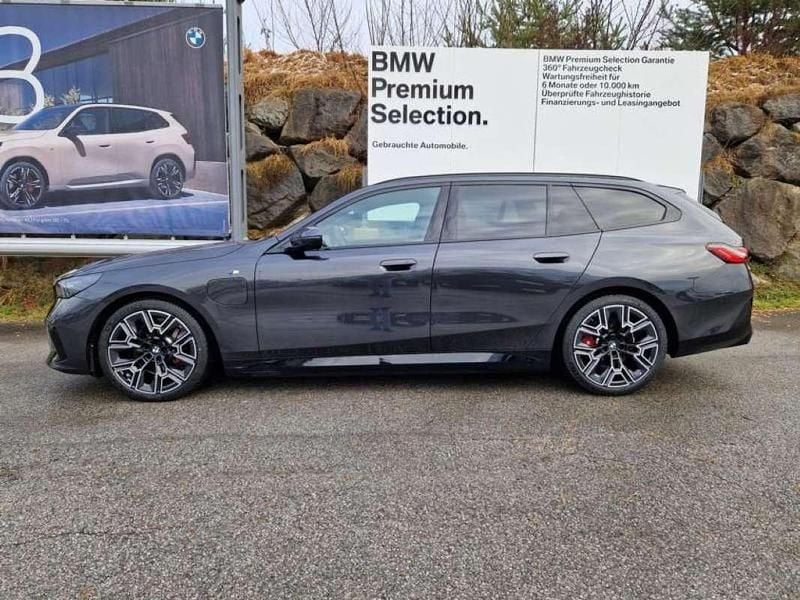 Gebraucht BMW 530e Efficient Dynamics 299 PS (219 kW) 2025 Grau Kombi