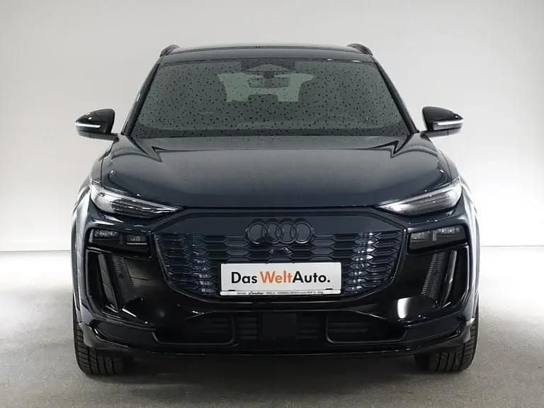 Gebraucht Audi Q6 e-tron Business 284 kW (387 PS) 2025 Dunkelblau  metallic SUV