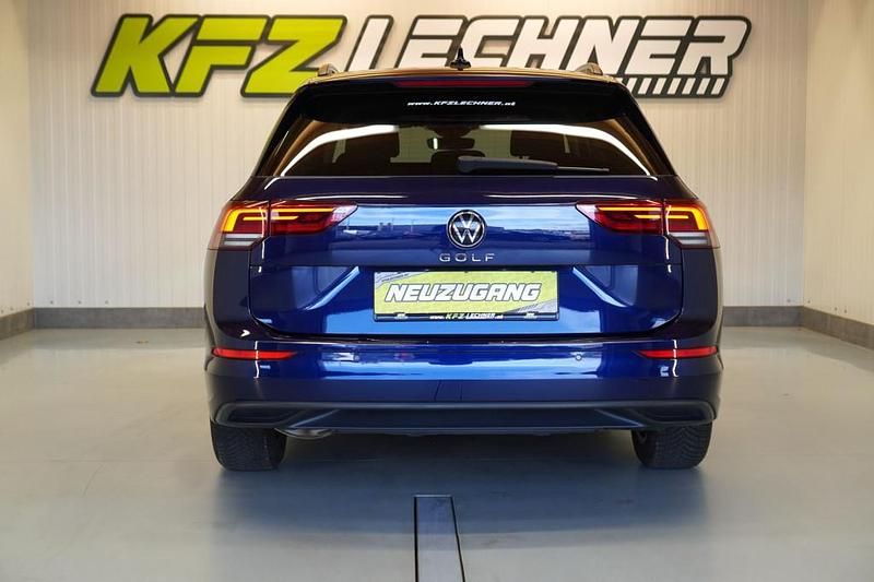 Gebraucht VW Golf VIII 116 PS (85 kW) 2021 Blau Kombi