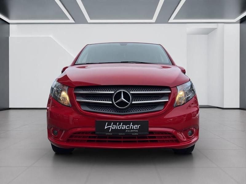 Gebraucht Mercedes Vito 136 PS (100 kW) 2019 Rot Van