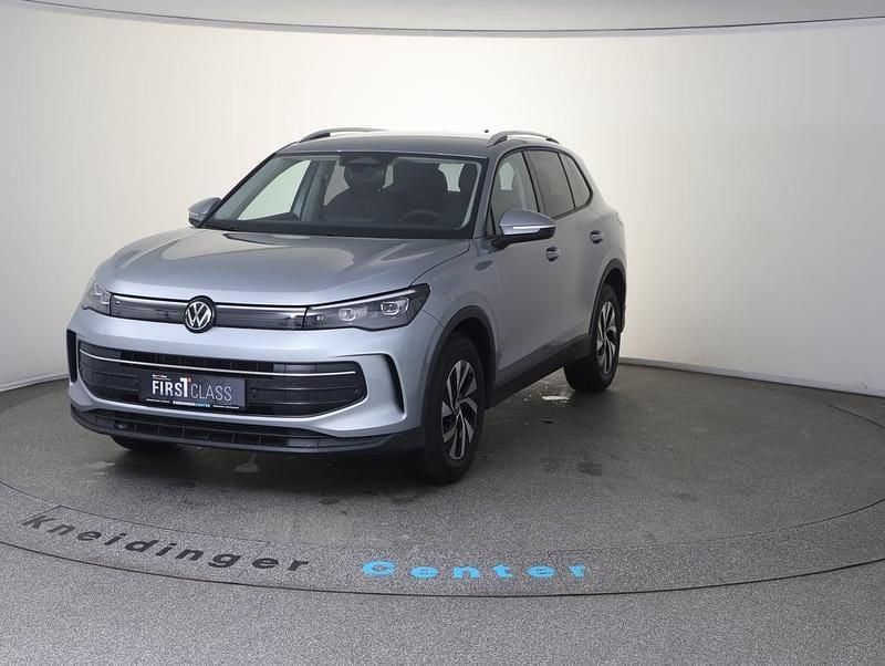 Neu VW Tiguan 130 PS (95 kW) 2026 Silber  metallic SUV