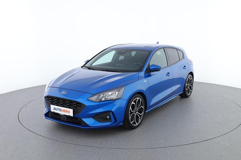 Blau Gebraucht 2020 Ford Focus ST-Line Limousine | € 20.790 (Etwas zu teuer) - Bild 1/3