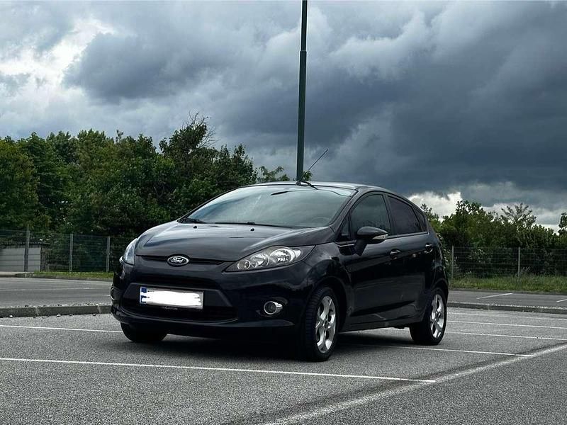 Schwarz Gebraucht 2011 Ford Fiesta Trend Kleinwagen | € 5.400 (Etwas zu teuer) - Bild 1/4