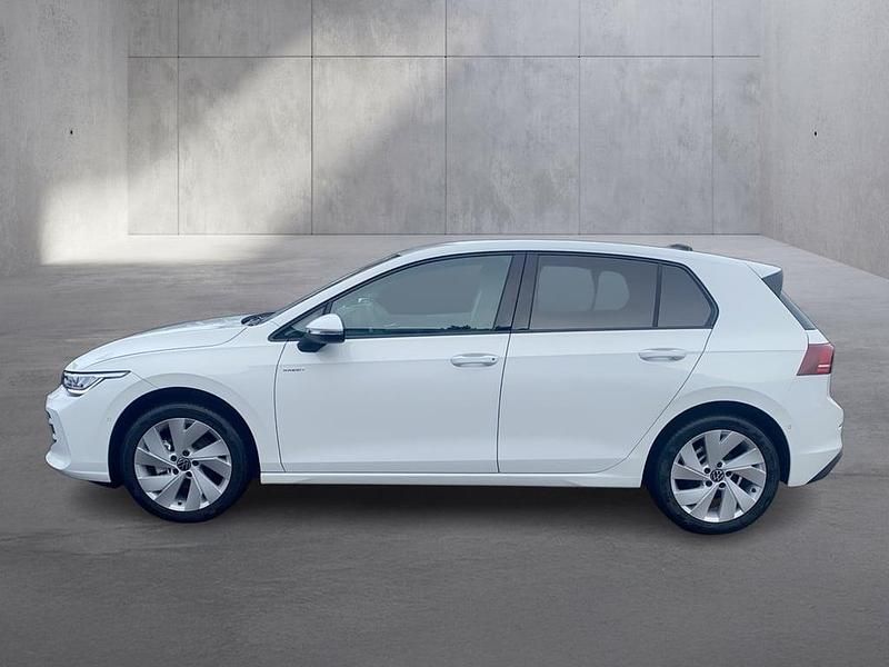 Neu VW Golf VIII 115 PS (84 kW) 2026 Weiss  normal