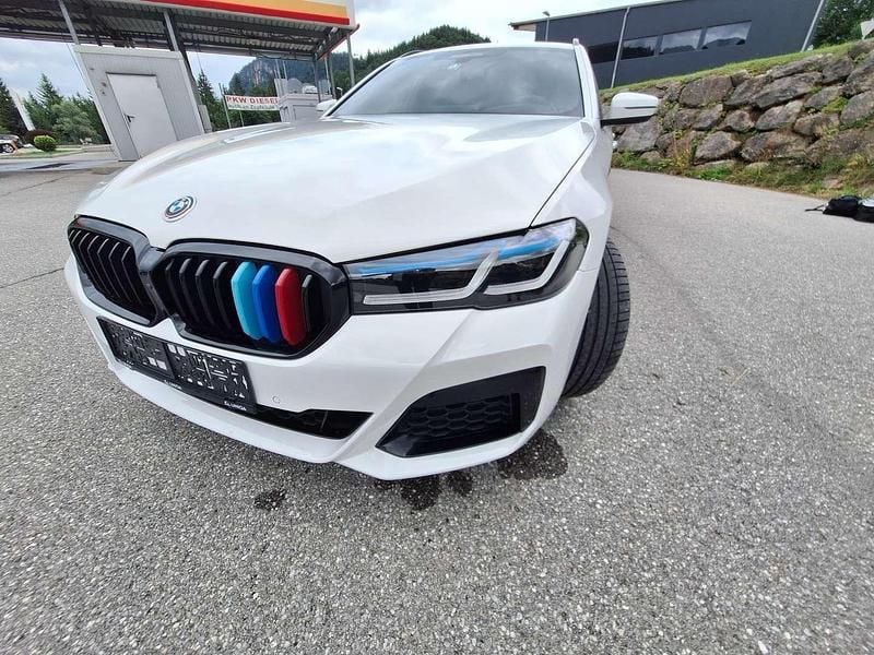 Gebraucht BMW 530e M Sport 292 PS (214 kW) 2022 Weiß Kombi