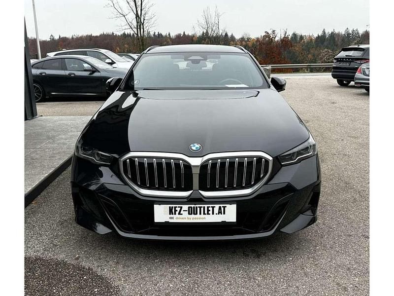 Gebraucht BMW 520 M Sport 190 PS (139 kW) 2025 Schwarz Kombi