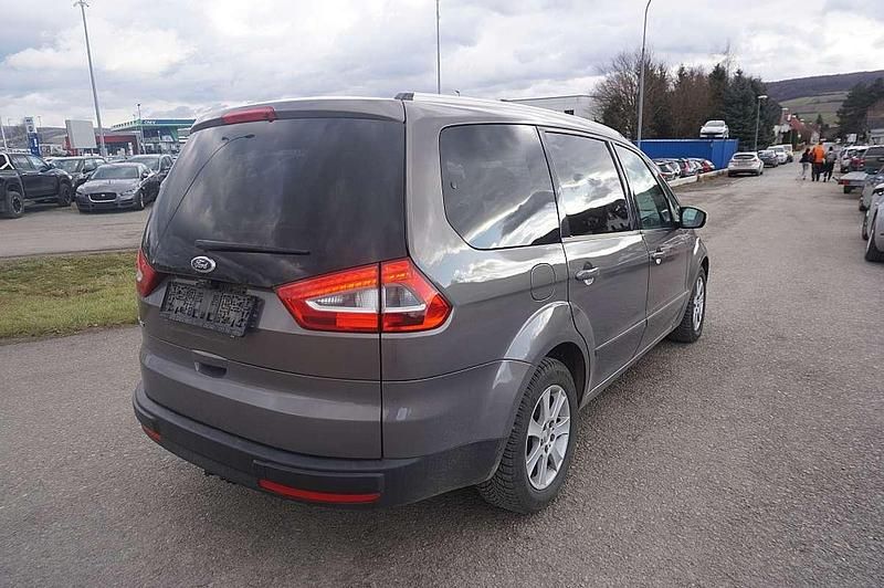 Gebraucht Ford Galaxy Trend 140 PS (102 kW) 2012 Braun Van / Kleinbus