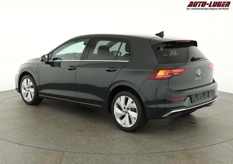 Neu VW Golf VIII Edition 204 PS (150 kW) 2025 Urano grau Limousine