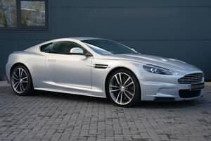 Silber Gebraucht 2011 Aston Martin DBS Coupé | € 92.373 - Bild 1/4