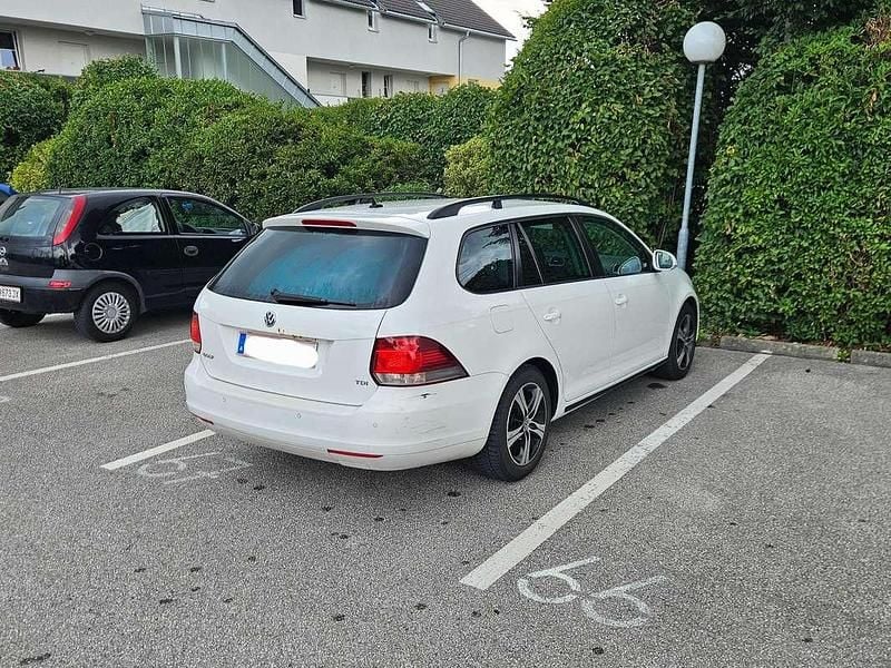 Gebraucht VW Golf VI 90 PS (66 kW) 2011 Weiß Kleinwagen