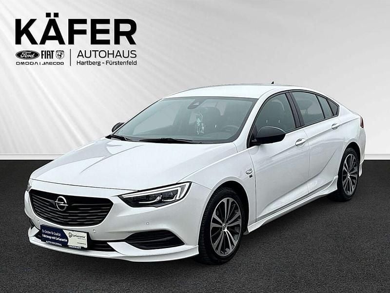 Weiß Gebraucht 2020 Opel Insignia Ultimate Kombi | € 15.900 (Fairer Preis) - Bild 1/4