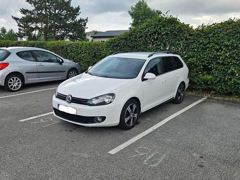 Gebraucht VW Golf VI 90 PS (66 kW) 2011 Weiß Kleinwagen