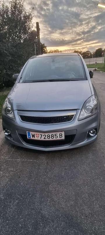 Gebraucht Opel Zafira OPC 241 PS (177 kW) 2010 Silber Van / Kleinbus