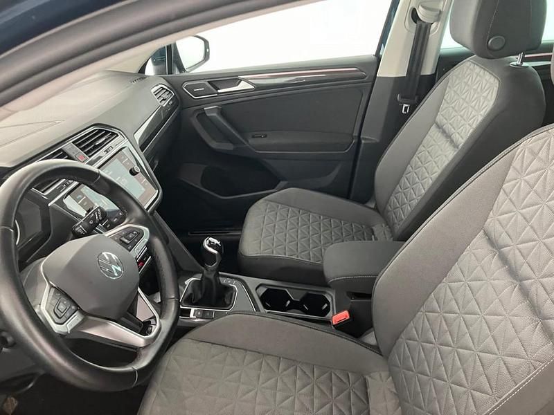 Gebraucht VW Tiguan Life 122 PS (89 kW) 2021 Dunkelblau  metallic SUV