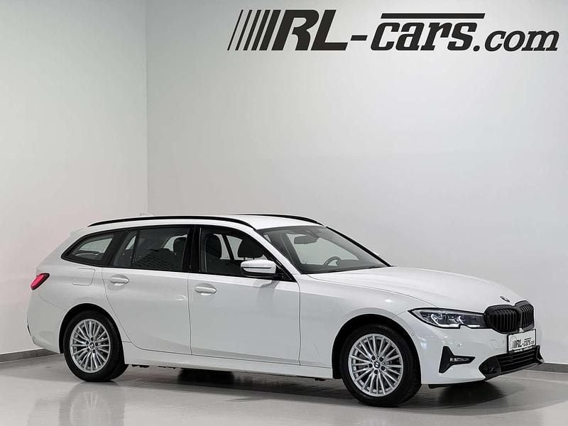Weiß Gebraucht 2021 BMW 330 Sport Line Kombi | € 26.990 (Guter Preis) - Bild 1/4