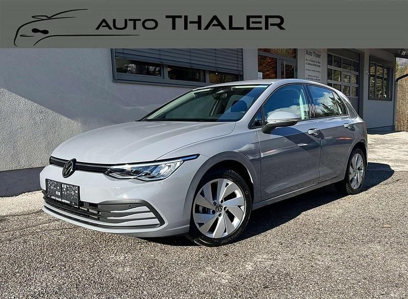 Grau Gebraucht 2024 VW Golf VIII Life Limousine | € 23.900 (Fairer Preis) - Bild 1/4