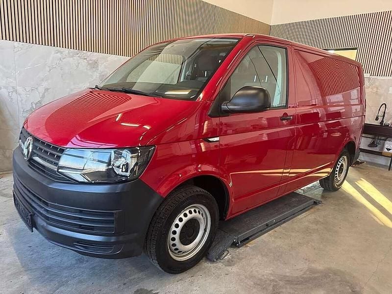 Gebraucht VW T6 102 PS (75 kW) 2019 Rot Van