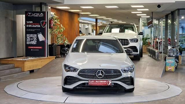 Gebraucht Mercedes CLA180 Premium 116 PS (85 kW) 2025 Grau Limousine