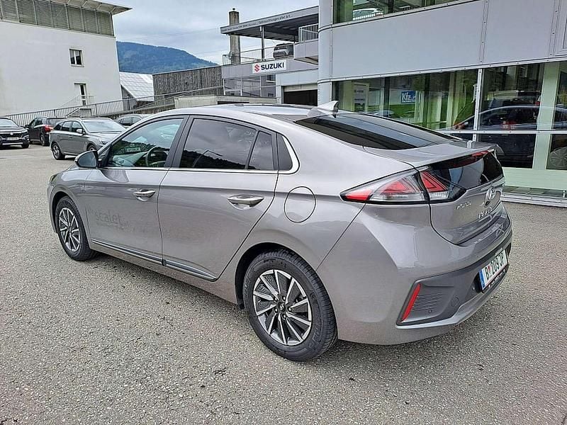 Gebraucht Hyundai Ioniq 100 kW (136 PS) 2022 Grau Kleinwagen