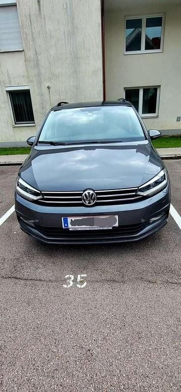 Grau Gebraucht 2017 VW Touran Comfortline Van / Kleinbus | € 13.000 (Fairer Preis) - Bild 1/4