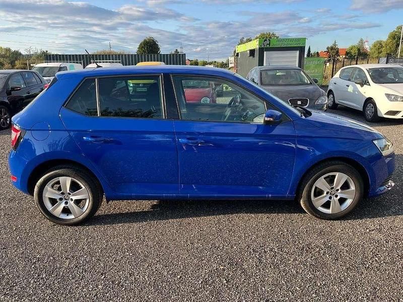 Gebraucht Skoda Fabia 60 PS (44 kW) 2021 Blau Limousine
