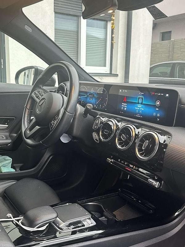 Gebraucht Mercedes A180 116 PS (85 kW) 2018 Limousine