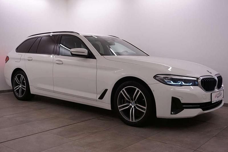 Schwarz Gebraucht 2022 BMW 520 Sport Line Kombi | € 31.990 (Superpreis) - Bild 1/4