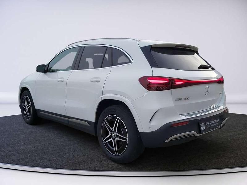 Gebraucht Mercedes EQA300 AMG line 167 kW (228 PS) 2024 Weiß SUV