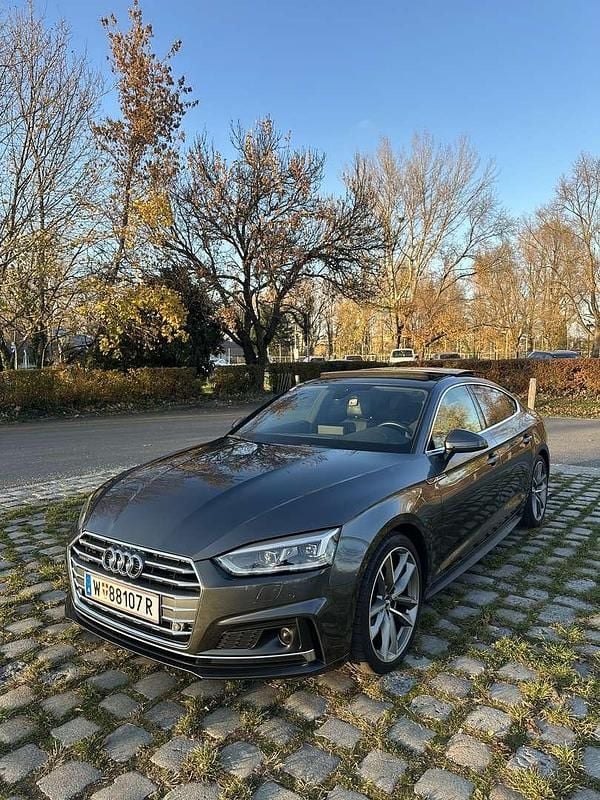 Gebraucht 2018 Audi A5 Sportback Sport Kleinwagen | € 35.000 (Teuer) - Bild 1/4