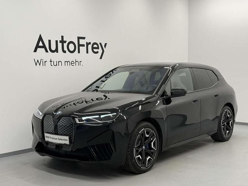 Schwarz Gebraucht 2022 BMW iX SUV | € 55.880 (Fairer Preis) - Bild 1/4