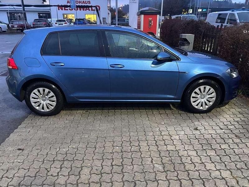 Gebraucht VW Golf VII LOUNGE 110 PS (80 kW) 2016 Blau Limousine