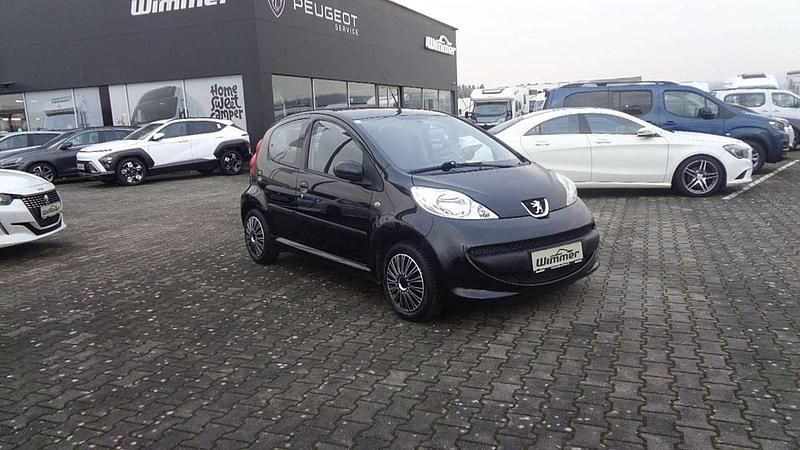 Gebraucht Peugeot 107 68 PS (50 kW) 2009 Schwarz Kleinwagen