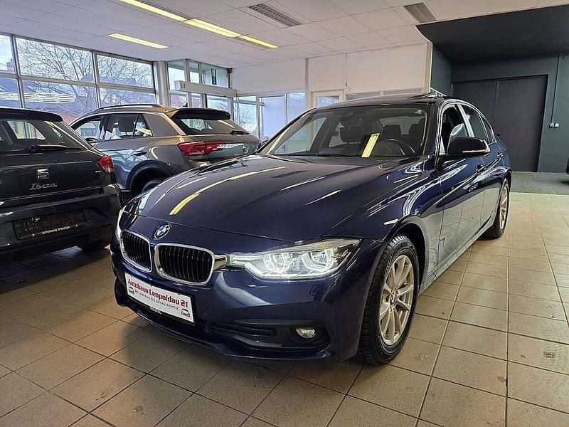 Gebraucht BMW 318 Advantage 150 PS (110 kW) 2016 Blau Limousine