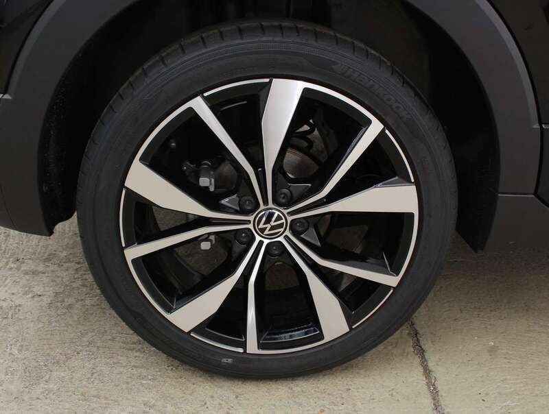 Gebraucht VW T-Cross Sport 116 PS (85 kW) 2025 Schwarz  metallicperleffektno SUV