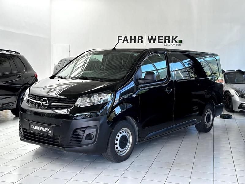 Schwarz Gebraucht 2022 Opel Vivaro-e Combi Edition Van | € 23.990 (Superpreis) - Bild 1/4