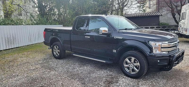 Gebraucht Ford V8 Lariat 400 PS (294 kW) 2020 Schwarz SUV