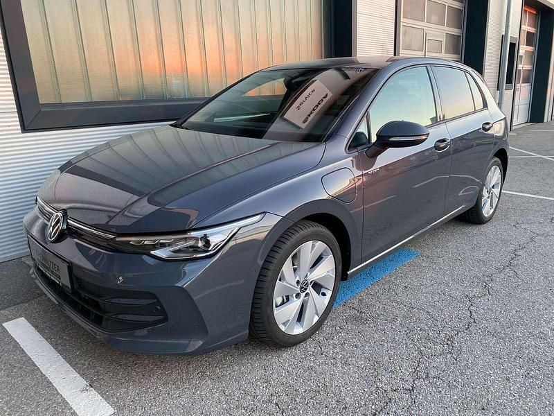 Neu VW Golf VIII R 150 PS (110 kW) 2025 Grau Kleinwagen