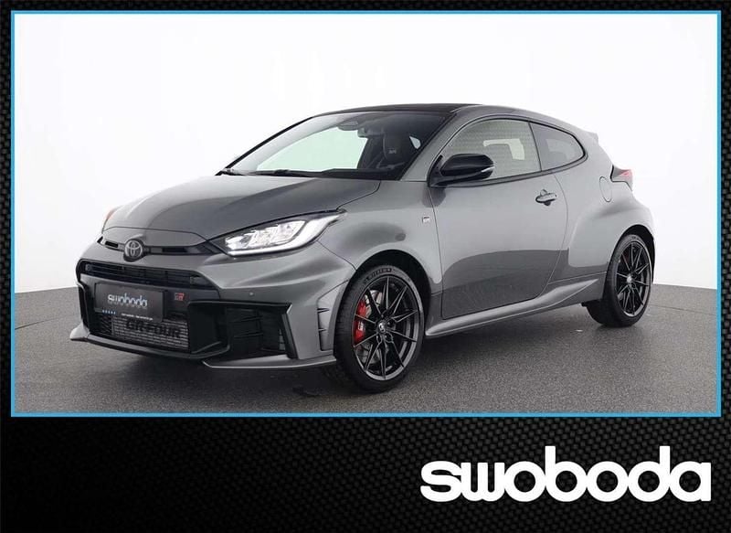 Precious metal grau Neu 2025 Toyota Yaris Limousine | € 63.980 - Bild 1/4