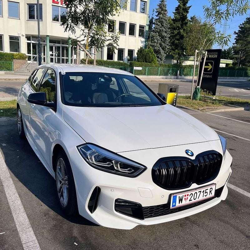 Gebraucht 2019 BMW 118 Shadowline Kleinwagen | € 27.499 (Teuer) - Bild 1/4
