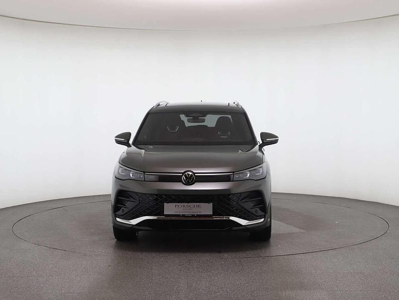 Gebraucht VW Tiguan Sport 150 PS (110 kW) 2025 Mittelgrün metallic SUV