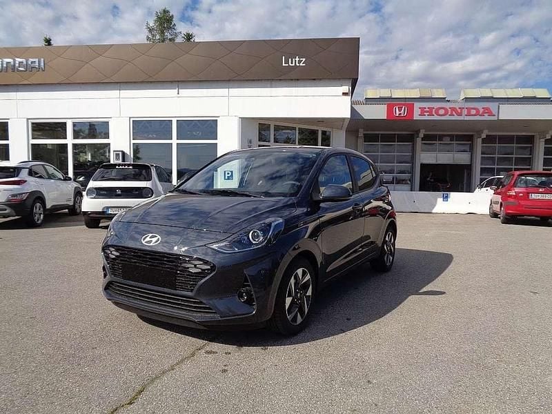 Gebraucht Hyundai i10 Trend 67 PS (49 kW) 2024 Grau Kleinwagen