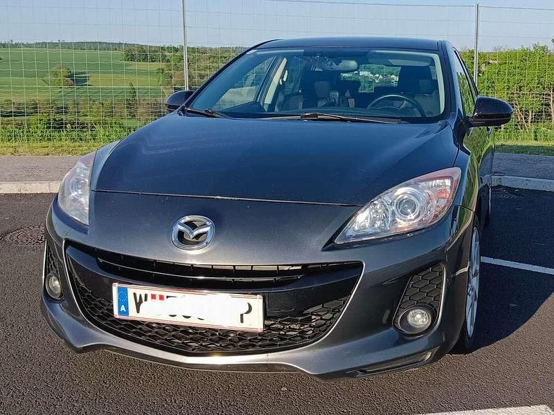 Grau Gebraucht 2013 Mazda 3 Kleinwagen | € 4.300 (Guter Preis) - Bild 1/4