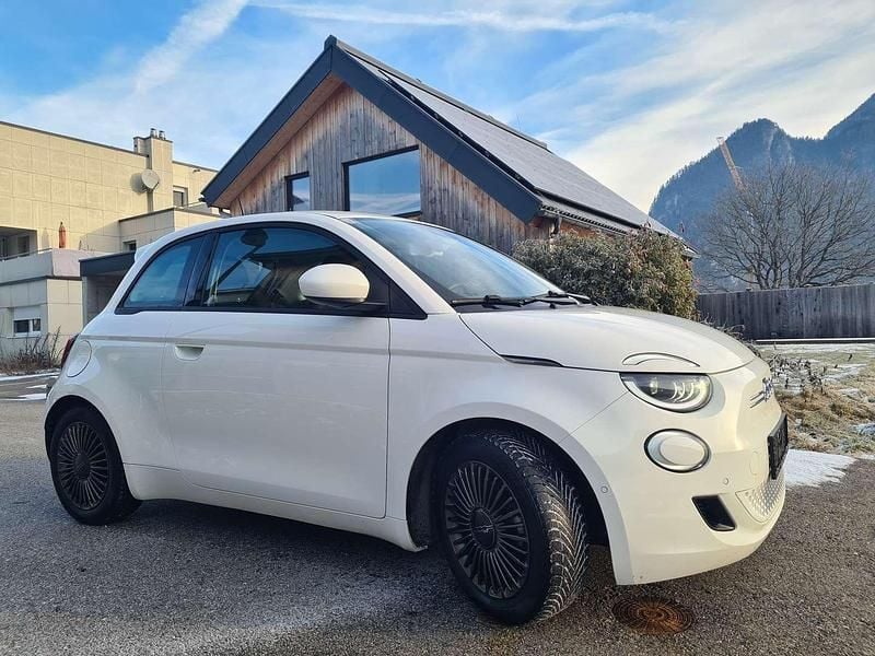 Gebraucht Fiat 500e La Prima 86 kW (118 PS) 2021 Weiß Limousine