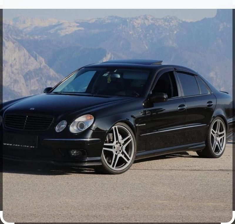 Schwarz Gebraucht 2005 Mercedes E55 AMG AMG Limousine | € 35.000 - Bild 1/4
