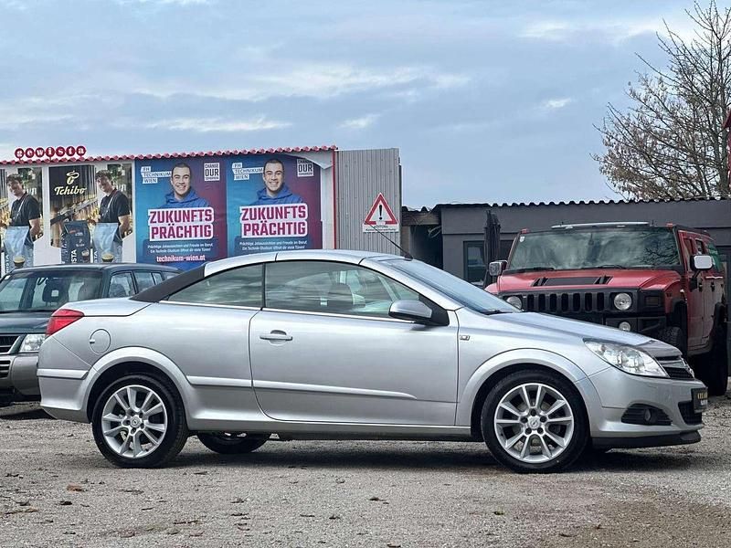 Grau Gebraucht 2007 Opel Astra Cabriolet Cosmo Cabrio | € 5.990 - Bild 1/4