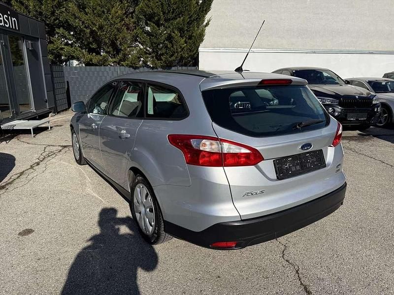 Gebraucht Ford Focus Trend 95 PS (69 kW) 2013 Silber Kombi