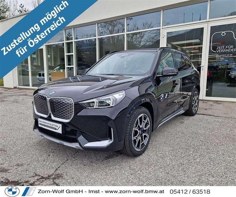 Gebraucht BMW iX1 Shadowline 230 kW (313 PS) 2024 Saphirschwarz SUV